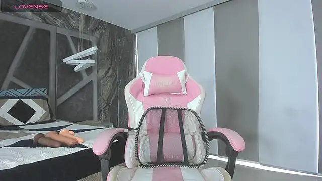 angelinafit online show from 12, 3, 2026