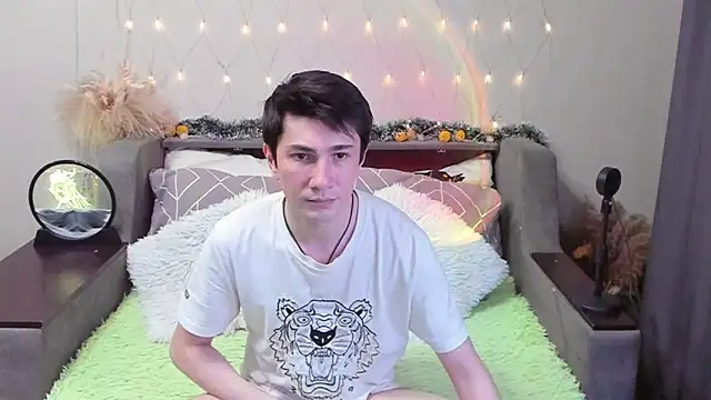 Yumi steve online show from 3, 11, 2025