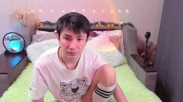 Yumi steve online show from 8, 11, 2025