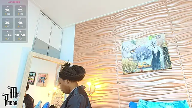 Snapshot of mia_pineda chatting on 27, 9, 2025 mia pineda online show from 27, 9, 2025
