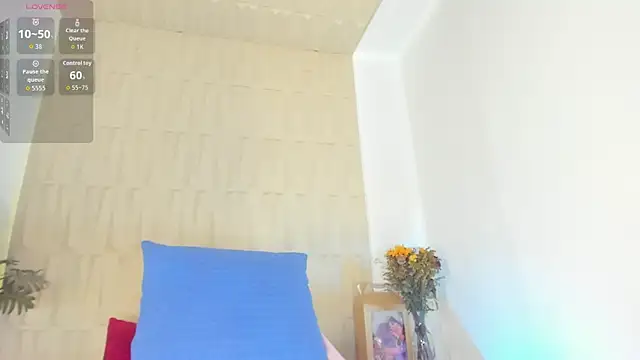 mia pineda online show from 4, 6, 2026