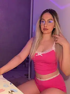 Snapshot of mollyxxx chatting on 21, 6, 2026 mollyxxx online show from 21, 6, 2026