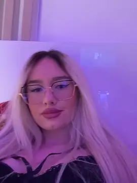 mollyxxx online show from 28, 4, 2026