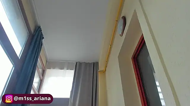 Snapshot of Miss_Ariana_ chatting on 19, 11, 2025 Miss Ariana online show from 19, 11, 2025