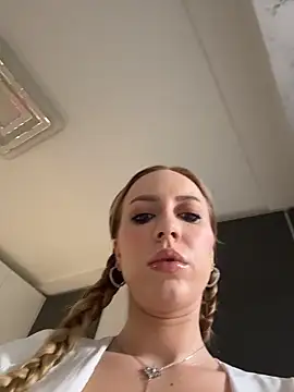 RockQueen A online show from 3, 12, 2025