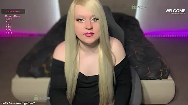 Snapshot of camsmiley chatting on 12, 5, 2026 camsmiley online show from 12, 5, 2026