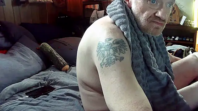 Snapshot of Makowboy chatting on 6, 3, 2026 Makowboy online show from 6, 3, 2026