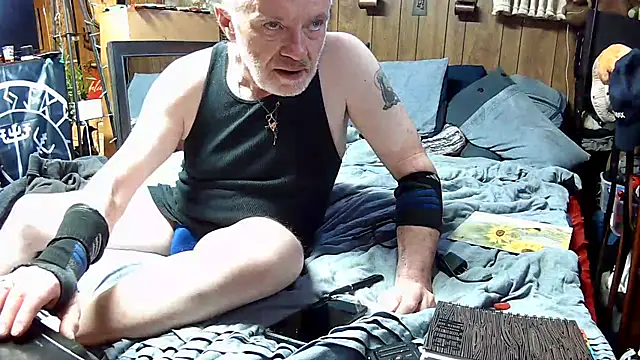 Snapshot of Makowboy chatting on 15, 1, 2026 Makowboy online show from 15, 1, 2026