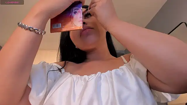 MiaRoberts1 online show from 13, 11, 2025