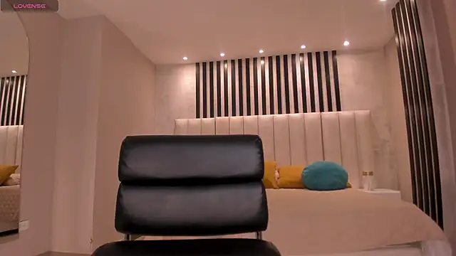 MiaRoberts1 online show from 19, 3, 2026