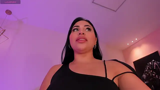 MiaRoberts1 online show from 5, 3, 2026