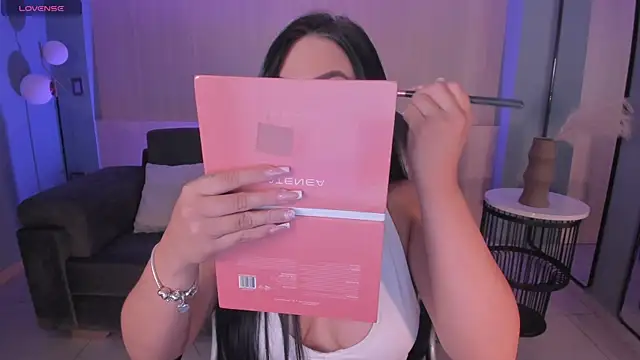 MiaRoberts1 online show from 8, 4, 2026