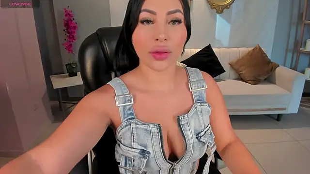 MiaRoberts1 online show from 3, 4, 2026