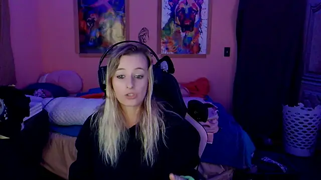 Snapshot of AsiaGoesPro chatting on 25, 11, 2025 AsiaGoesPro online show from 25, 11, 2025