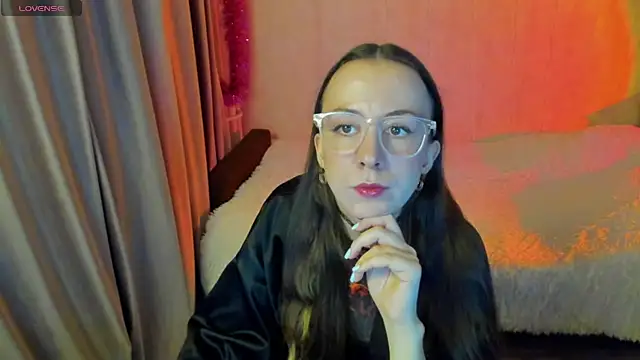 CurlySteph online show from 8, 11, 2025