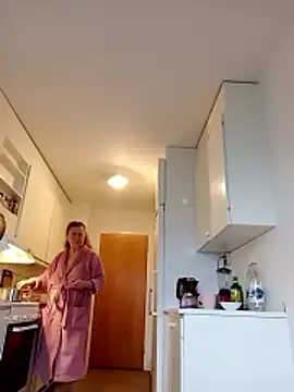 Hottie-Mom online show from 11, 3, 2026