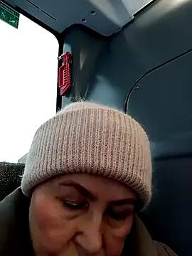 Hottie-Mom online show from 9, 2, 2026