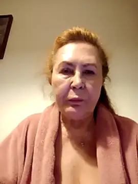 Hottie-Mom online show from 19, 4, 2026