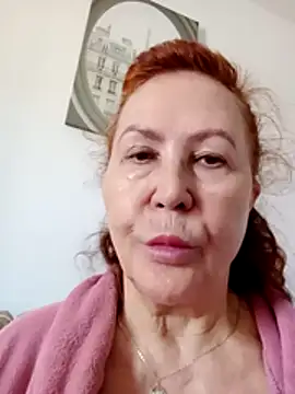Hottie-Mom online show from 22, 4, 2026