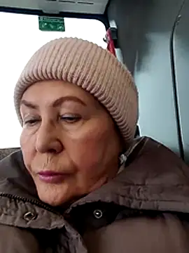 Hottie-Mom online show from 16, 2, 2026