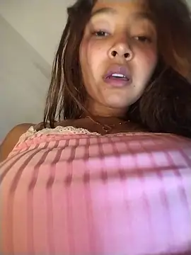 Snapshot of Colombiana219 chatting on 15, 5, 2026 Colombiana219 online show from 15, 5, 2026