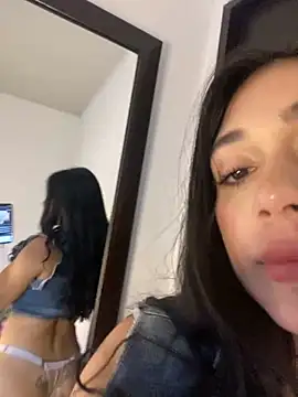 Snapshot of LaanaCooper chatting on 7, 3, 2025 LaanaCooper online show from 7, 3, 2025