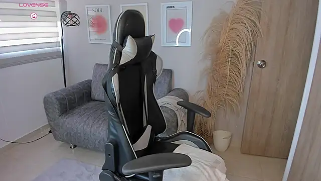 ashley 23  online show from 22, 10, 2025