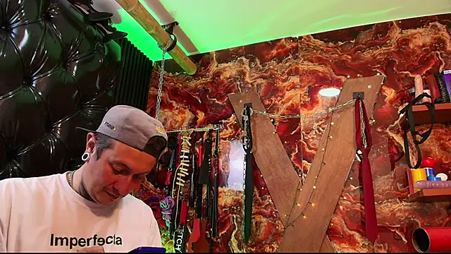 boy n girl online show from 25, 3, 2026