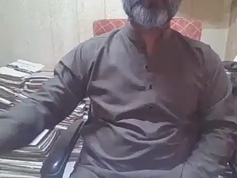 Snapshot of hairymaster95 chatting on 31, 10, 2025 hairymaster95 online show from 31, 10, 2025