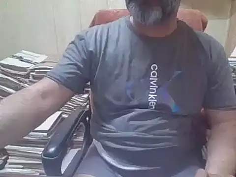 Snapshot of hairymaster95 chatting on 2, 11, 2025 hairymaster95 online show from 2, 11, 2025