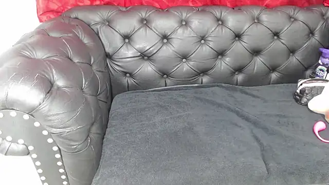 Kerly Doll online show from 9, 10, 2025