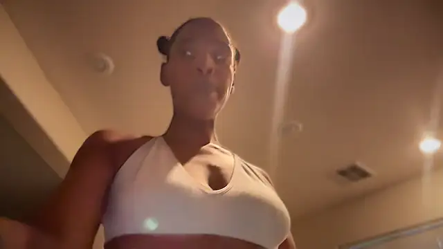 Snapshot of Cum2Charm chatting on 10, 5, 2026 Cum2Charm online show from 10, 5, 2026