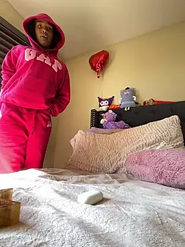 Cum2Charm online show from 4, 3, 2025