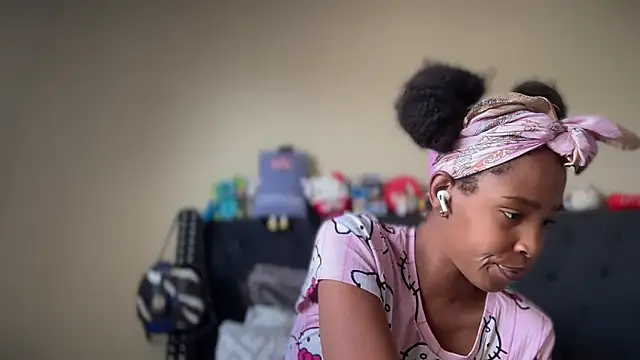 Snapshot of Cum2Charm chatting on 3, 5, 2026 Cum2Charm online show from 3, 5, 2026