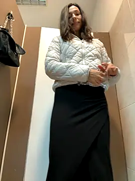 Snapshot of _MiaQueen_ chatting on 2, 11, 2025 MiaQueen online show from 2, 11, 2025