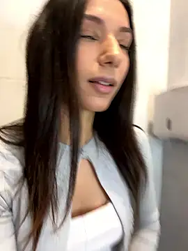  MiaQueen  online show from 7, 1, 2026