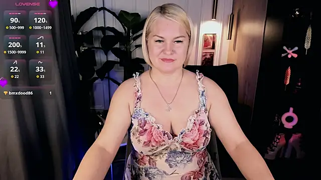 YolandaKiss online show from 15, 6, 2026