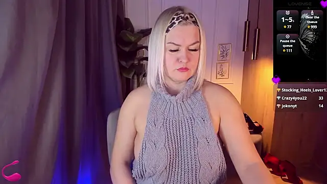 YolandaKiss online show from 6, 3, 2025