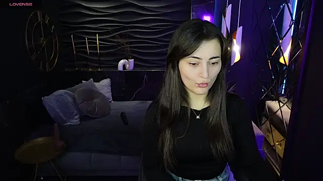 KylieMellow online show from 8, 3, 2025