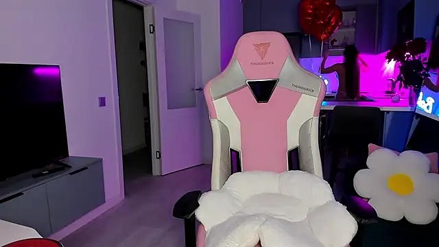 wow lovie online show from 24, 2, 2026