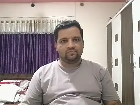 Snapshot of dhruv_love chatting on 4, 7, 2026 dhruv love online show from 4, 7, 2026