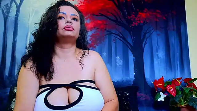 ElizabethEven online show from 12, 11, 2025