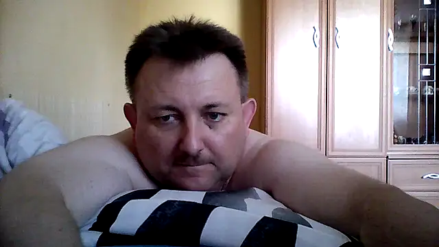 Snapshot of Novy73 chatting on 23, 10, 2025 Novy73 online show from 23, 10, 2025