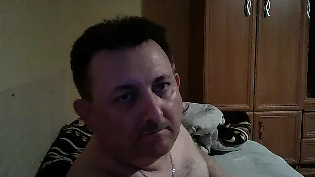 Snapshot of Novy73 chatting on 17, 11, 2025 Novy73 online show from 17, 11, 2025