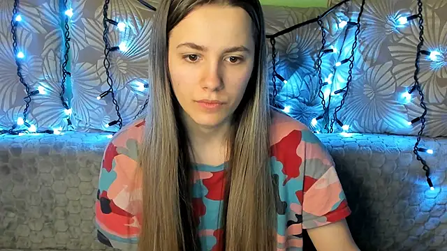 Snapshot of MaggieCake chatting on 19, 2, 2025 MaggieCake online show from 19, 2, 2025