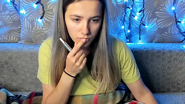 MaggieCake online show from 6, 11, 2025