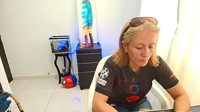 Snapshot of Naty_Stone chatting on 21, 10, 2025 Naty Stone online show from 21, 10, 2025