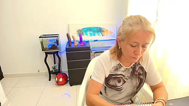 Snapshot of Naty_Stone chatting on 20, 10, 2025 Naty Stone online show from 20, 10, 2025