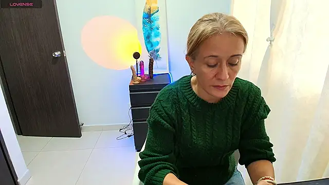 Snapshot of Naty_Stone chatting on 26, 11, 2025 Naty Stone online show from 26, 11, 2025