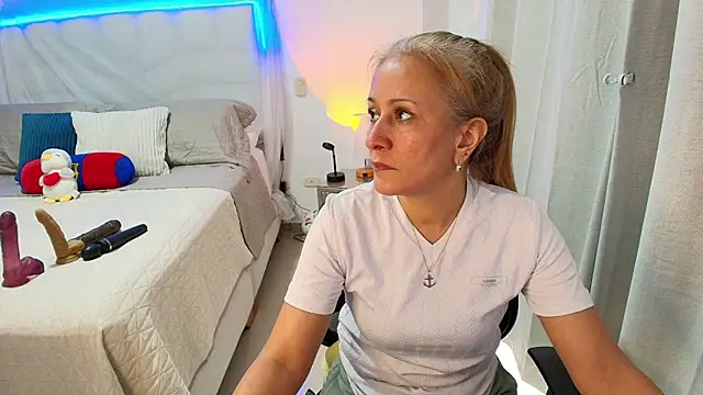 Naty Stone online show from 4, 6, 2026